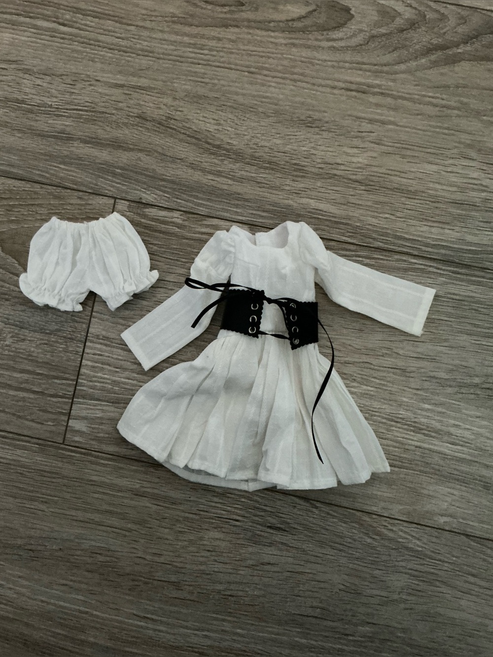 New BJD 1/3 - 1/4 Scale White Dress w/Accessory Girdle & Undie Outfit